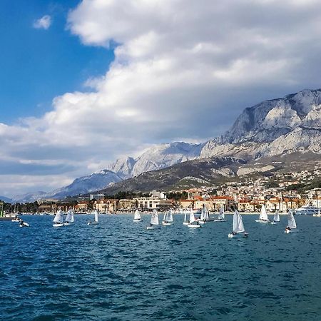 Lovely Apartment In Makarska With Kitchen Εξωτερικό φωτογραφία